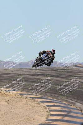 media/Dec-07-2025-CVMA (Sun) [[3e7d2de5dc]]/Race 7-Formula Lightweight Twins Shootout/